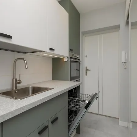 Cozy & Stylish Studio Ochota 1,5 Km To Zlote Tarasy By Renters Lägenhet *