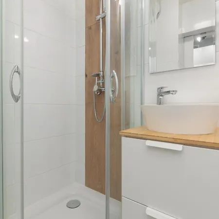 Cozy & Stylish Studio Ochota 1,5 Km To Zlote Tarasy By Renters * Varsovia